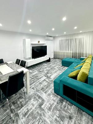 Camera de zi+bucatarie (open space)