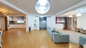 Camera de zi+bucatarie (open space)